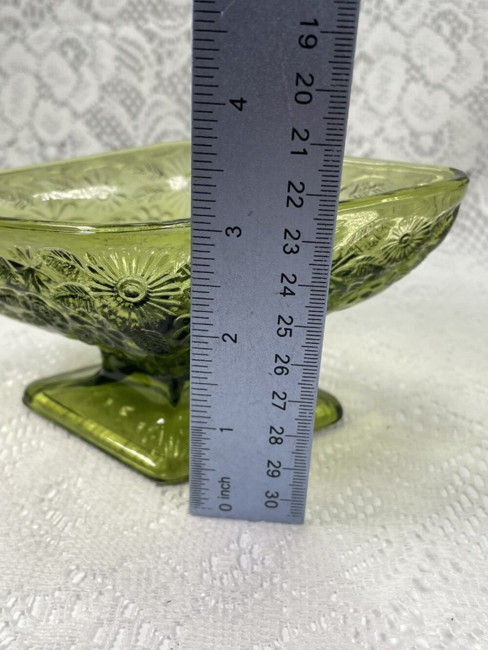 Vintage Green Indiana Glass Daisy Floral Candy Dish, Diamond Shaped Dish - Picture 13 of 14